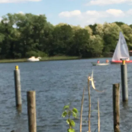 Ferienwohnung Auf Traumhaften Wassergrundstuck Apartment Furstenberg-Havel