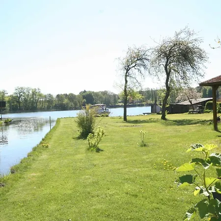 Ferienwohnung Auf Traumhaften Wassergrundstuck *