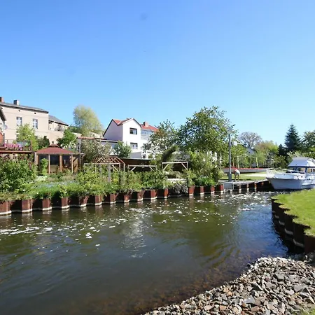 Ferienwohnung Auf Traumhaften Wassergrundstuck